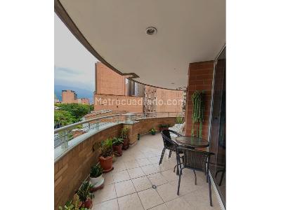 Apartamento de 4 alcobas en venta en Laureles, Medellín, 139 m² · foto 3 de 14