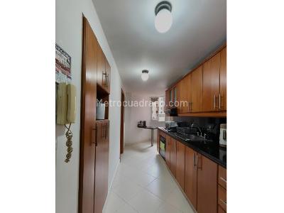 Apartamento de 4 alcobas en venta en Laureles, Medellín, 139 m² · foto 4 de 14