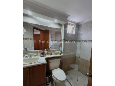 Apartamento de 4 alcobas en venta en Laureles, Medellín, 139 m² · foto 9 de 14