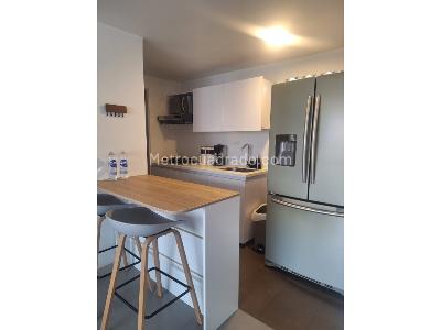 Apartamento de 2 alcobas en venta en La Floresta, Medellín, 53 m² · foto 2 de 5