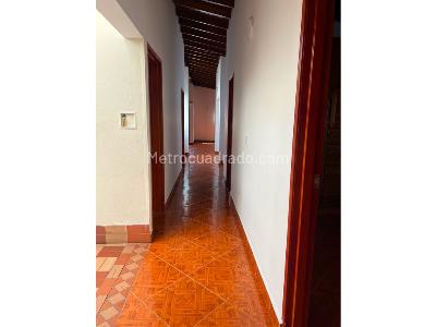 Casa de 5 alcobas en venta en La Floresta, Medellín, 125 m² · foto 3 de 10
