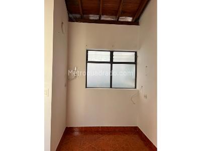 Casa de 5 alcobas en venta en La Floresta, Medellín, 125 m² · foto 6 de 10