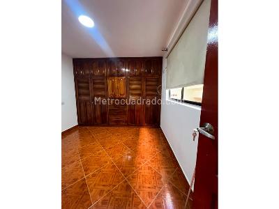 Casa de 5 alcobas en venta en La Floresta, Medellín, 125 m² · foto 8 de 10