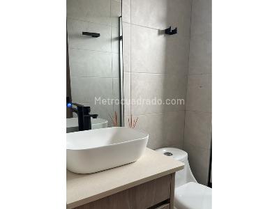 Apartamento de 3 alcobas en venta en Loma De Los Bernal, Medellín, 99 m² · foto 17 de 20