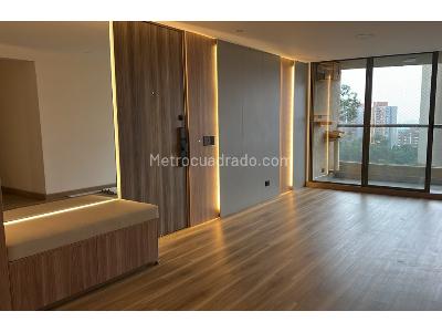 Apartamento de 3 alcobas en venta en Loma De Los Bernal, Medellín, 99 m² · foto 3 de 20