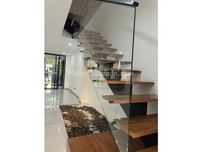 Casa de 3 alcobas en arriendo en El Esmeraldal, Envigado, 223 m² · foto 7 de 20