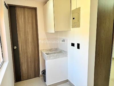 Apartamento de 4 alcobas en arriendo en Envigado, Medellín, 130 m² · foto 4 de 20