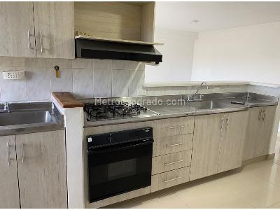 Apartamento de 3 alcobas en arriendo en Bolivariana, Medellín, 87 m² · foto 2 de 18