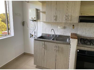 Apartamento de 3 alcobas en arriendo en Bolivariana, Medellín, 87 m² · foto 3 de 18