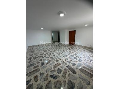Apartamento de 3 alcobas en arriendo en La Castellana, Medellín, 130 m² · foto 2 de 18