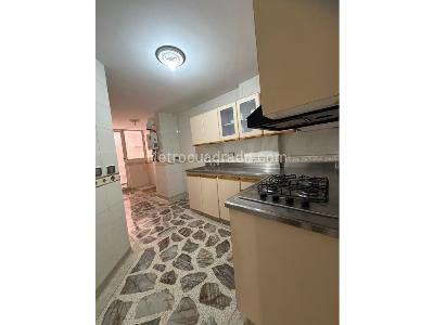 Apartamento de 3 alcobas en arriendo en La Castellana, Medellín, 130 m² · foto 4 de 18