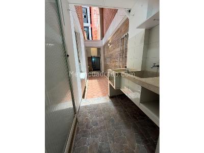 Apartamento de 3 alcobas en arriendo en La Castellana, Medellín, 130 m² · foto 7 de 18