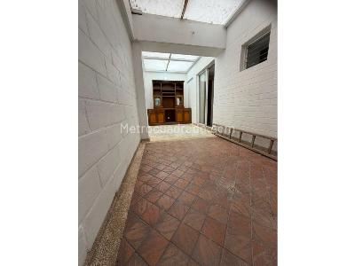 Apartamento de 3 alcobas en arriendo en La Castellana, Medellín, 130 m² · foto 14 de 18
