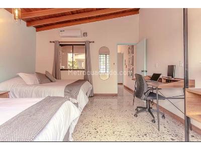 Casa de 5 alcobas en venta en Laureles, Medellín, 256 m² · foto 7 de 14