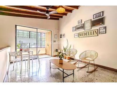 Casa de 5 alcobas en venta en Laureles, Medellín, 256 m² · foto 9 de 14