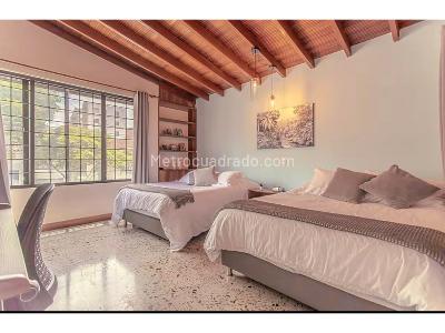 Casa de 5 alcobas en venta en Laureles, Medellín, 256 m² · foto 12 de 14