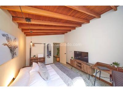 Casa de 5 alcobas en venta en Laureles, Medellín, 256 m² · foto 13 de 14