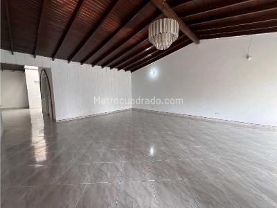 Casa de 4 alcobas en venta en Belen, Medellín, 220 m² · foto 2 de 20