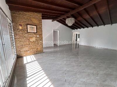 Casa de 4 alcobas en venta en Belen, Medellín, 220 m² · foto 3 de 20