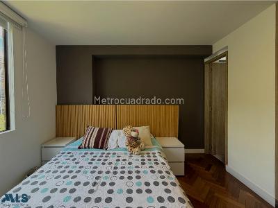 Apartamento de 2 alcobas en venta en El Poblado, Medellín, 137 m² · foto 7 de 20
