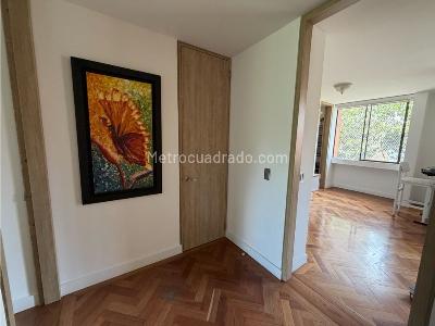 Apartamento de 2 alcobas en venta en El Poblado, Medellín, 137 m² · foto 10 de 20