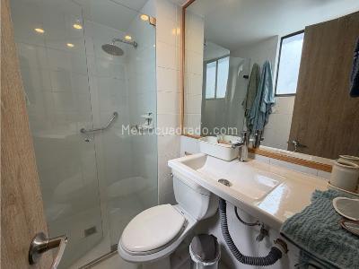 Apartamento de 2 alcobas en venta en El Poblado, Medellín, 137 m² · foto 11 de 20