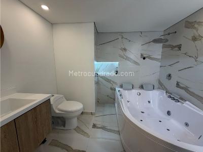 Apartamento de 2 alcobas en venta en El Poblado, Medellín, 137 m² · foto 16 de 20
