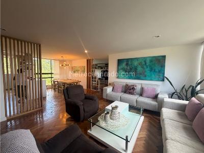 Apartamento de 2 alcobas en venta en El Poblado, Medellín, 137 m² · foto 3 de 20