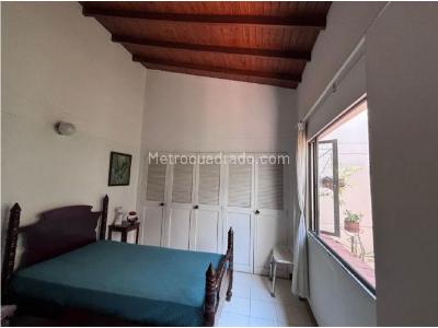 Casa de 4 alcobas en venta en La Castellana, Medellín, 194 m² · foto 10 de 14
