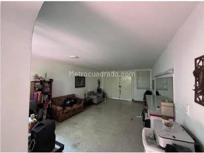 Casa de 4 alcobas en venta en La Castellana, Medellín, 194 m² · foto 6 de 14