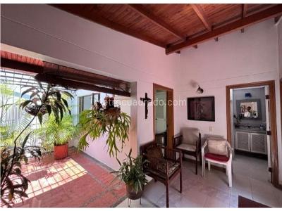 Casa de 4 alcobas en venta en La Castellana, Medellín, 194 m² · foto 7 de 14