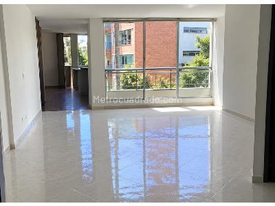 Apartamento en venta en Robledo, Medellín · foto 2 de 19