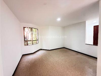 Apartamento de 4 alcobas en venta en Patio Bonito, Medellín, 130 m² · foto 5 de 12