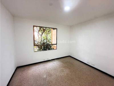 Apartamento de 4 alcobas en venta en Patio Bonito, Medellín, 130 m² · foto 6 de 12