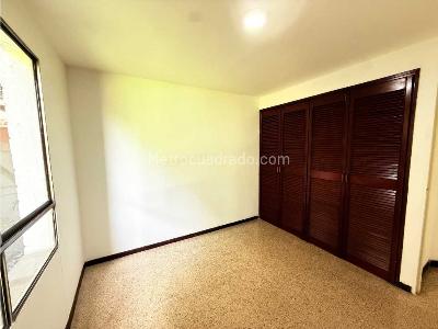 Apartamento de 4 alcobas en venta en Patio Bonito, Medellín, 130 m² · foto 9 de 12