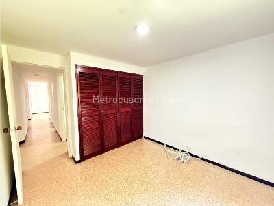 Apartamento de 4 alcobas en venta en Patio Bonito, Medellín, 130 m² · foto 10 de 12