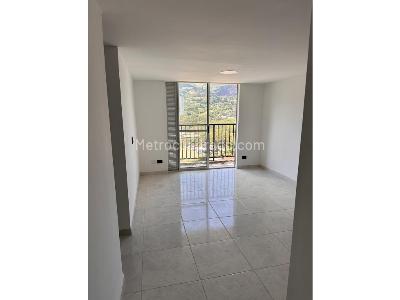 Apartamento de 3 alcobas en venta en Bello, Bello, 54 m² · foto 5 de 11