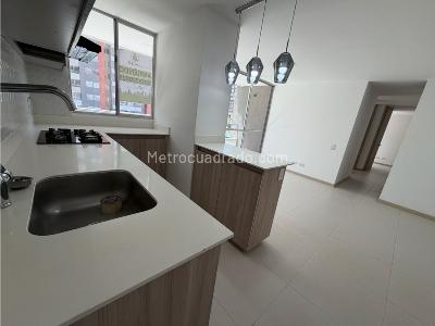 Apartamento de 3 alcobas en venta en Los Colores, Medellín, 75 m² · foto 4 de 20