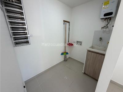 Apartamento de 3 alcobas en venta en Los Colores, Medellín, 75 m² · foto 5 de 20