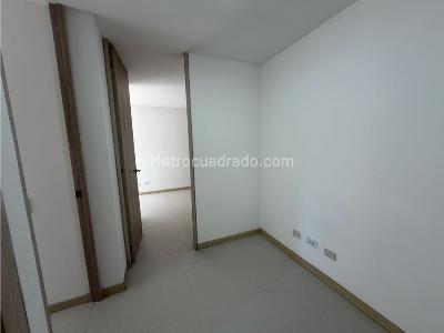 Apartamento de 3 alcobas en venta en Los Colores, Medellín, 75 m² · foto 9 de 20