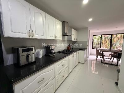 Apartamento de 3 alcobas en venta en San Lucas, Medellín, 230 m² · foto 6 de 20