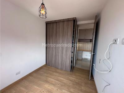 Apartamento en arriendo en Los Colores, Medellín · foto 17 de 20