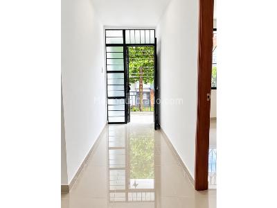 Casa de 5 alcobas en arriendo en La Castellana, Medellín, 180 m² · foto 4 de 16