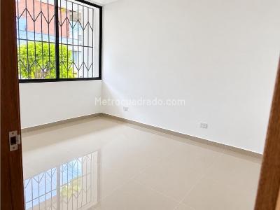 Casa de 5 alcobas en arriendo en La Castellana, Medellín, 180 m² · foto 7 de 16