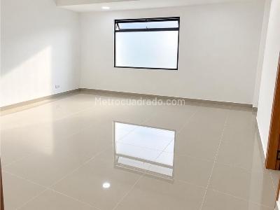 Casa de 5 alcobas en arriendo en La Castellana, Medellín, 180 m² · foto 11 de 16