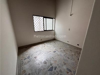 Apartamento de 4 alcobas en arriendo en Laureles, Medellín, 200 m² · foto 10 de 11