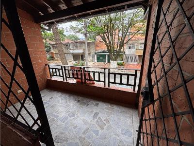 Apartamento de 4 alcobas en arriendo en Laureles, Medellín, 200 m² · foto 7 de 11