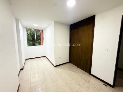 Apartamento de 3 alcobas en arriendo en Lorena, Medellín, 84 m² · foto 9 de 12