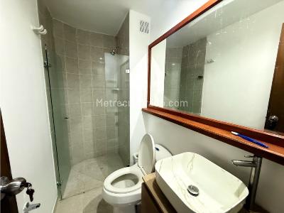 Apartamento de 3 alcobas en arriendo en Lorena, Medellín, 84 m² · foto 10 de 12