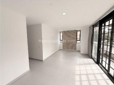 Apartamento de 3 alcobas en arriendo en La Castellana, Medellín, 100 m² · foto 2 de 11